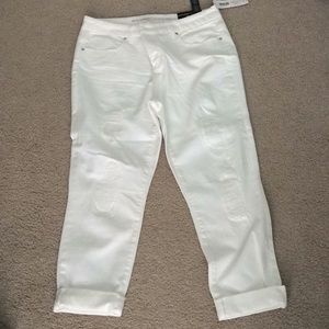White distressed Capri jeans
